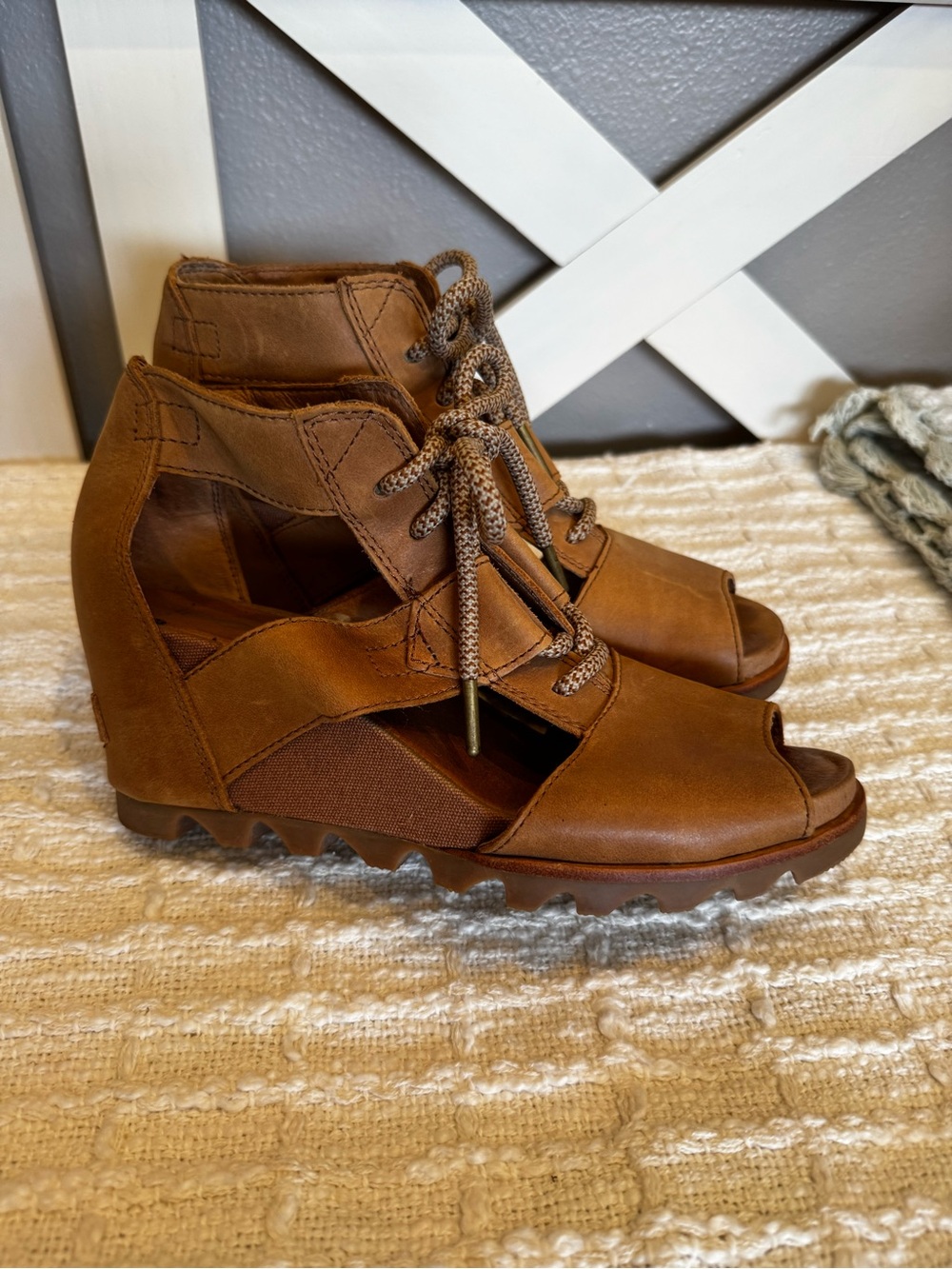 Sorel Camel colored Lace-Up Open-Toe, wedge Heeled Sandals. Like new! - Picture 3 of 7